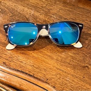 RAY-BAN NEW WAYFARER SUNGLASSES